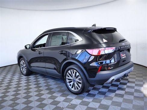 Certified 2022 Ford Escape Titanium w/ Class II Trailer Tow Package image 6