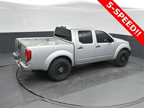 Used 2012 Nissan Frontier S image 26