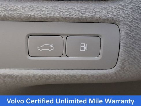 Certified 2023 Volvo XC60 T8 Plus image 22