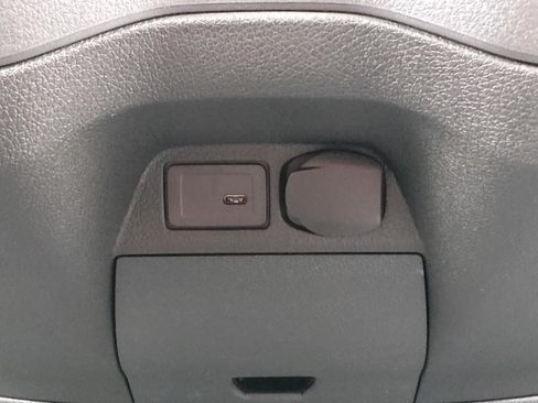 Used 2025 Mercedes-Benz Sprinter 2500 image 23