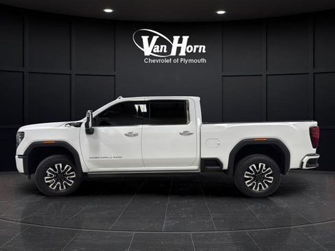 Used 2025 GMC Sierra 2500 Denali Ultimate w/ Snow Plow Prep/Camper Package AWD/4WD image 4