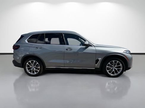 Used 2026 BMW X5 sDrive40i RWD image 2