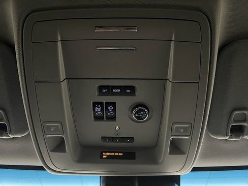 Used 2020 GMC Yukon Denali w/ Open Road Package image 41