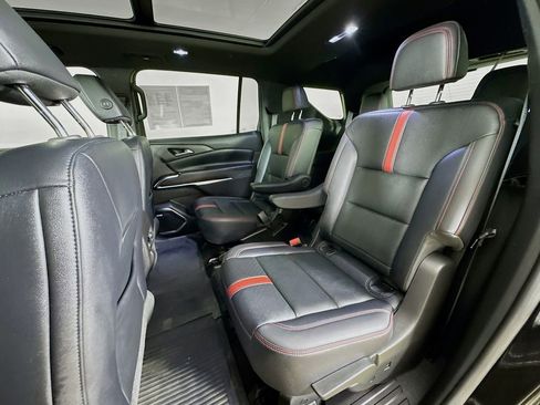 Used 2025 Chevrolet Traverse RS w/ LPO, Floor Liner Package AWD/4WD image 23