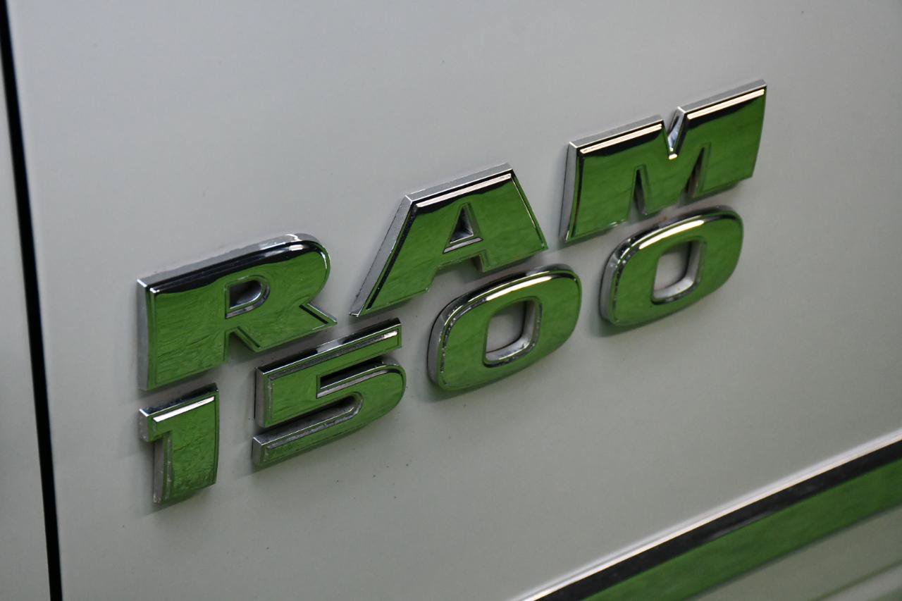 Used 2015 RAM 1500 Laramie w/ Convenience Group AWD/4WD image 4