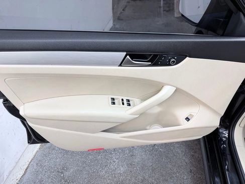 Used 2013 Volkswagen Passat TDI SE image 15