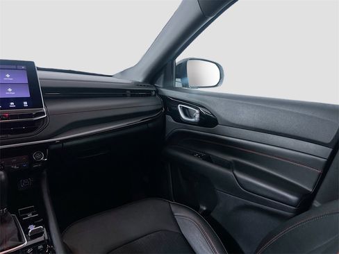 Used 2024 Jeep Compass Trailhawk image 23