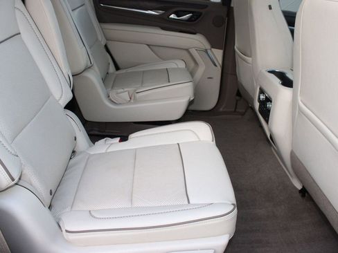 Used 2021 GMC Yukon Denali w/ Denali Premium Package image 33