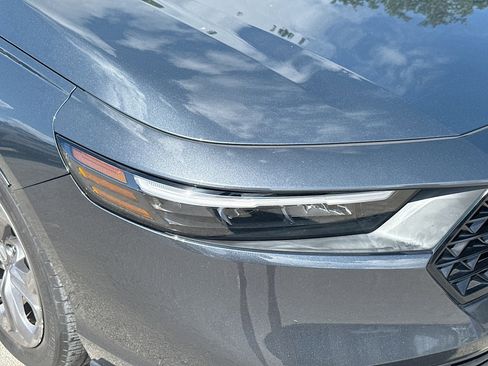 Certified 2023 Honda Accord EX image 33