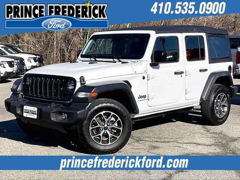 Used 2025 Jeep Wrangler Sport S image 3
