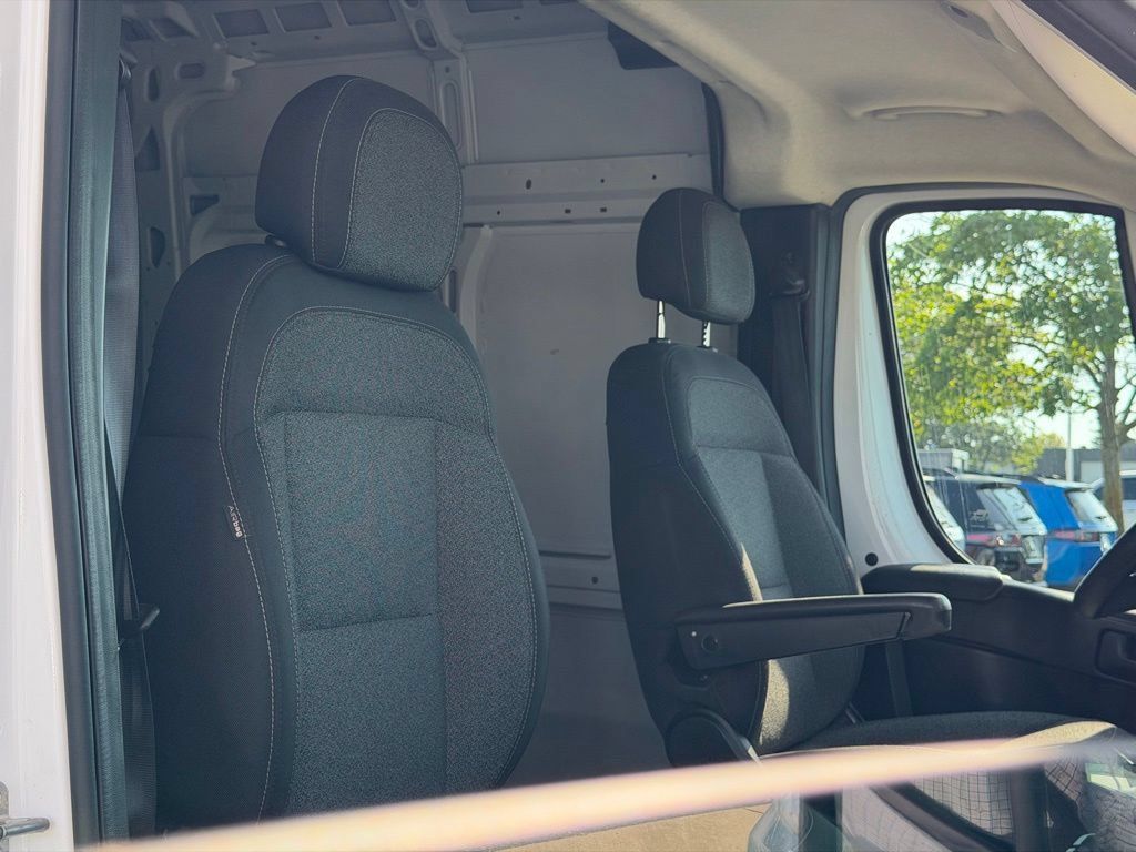 Used 2024 RAM ProMaster 2500 w/ Convenience Group FWD image 39