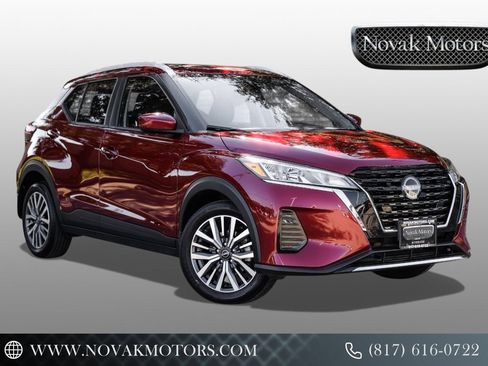 Used 2024 Nissan Kicks SV image 1