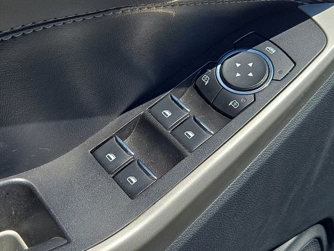 Certified 2022 Ford Explorer XLT w/ Equipment Group 202A image 10