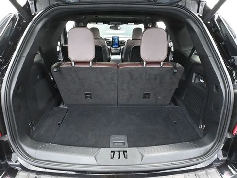 Used 2023 Ford Explorer Platinum w/ Technology Package image 46
