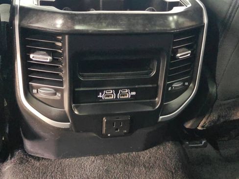 Used 2019 RAM 1500 Big Horn AWD/4WD image 35