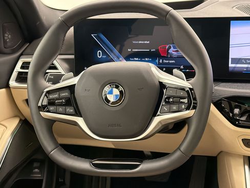 Used 2025 BMW 330i Sedan w/ Premium Package RWD image 17