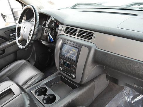 Used 2014 Chevrolet Silverado 2500 LTZ w/ LTZ Plus Package image 46