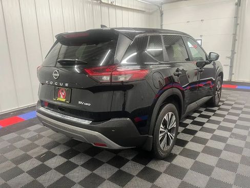 Used 2023 Nissan Rogue SV AWD/4WD image 2