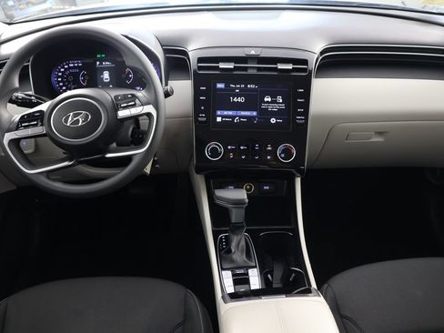 Certified 2024 Hyundai Tucson SE AWD/4WD image 2