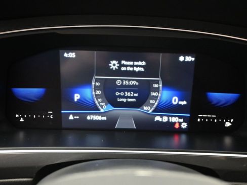 Used 2023 Volkswagen Tiguan SE image 18