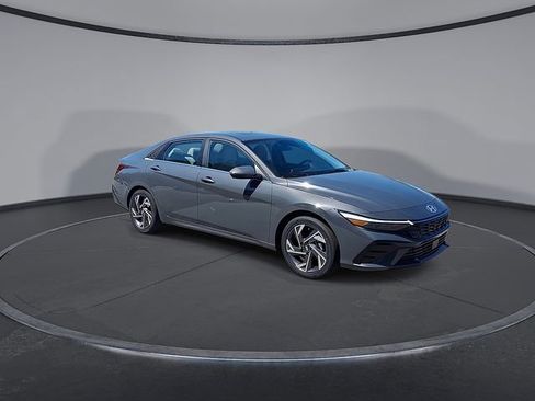 New 2026 Hyundai Elantra Limited FWD image 2