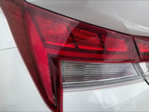 New 2025 Hyundai Elantra SEL image 24