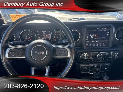 Used 2021 Jeep Wrangler Unlimited Sahara AWD/4WD image 10
