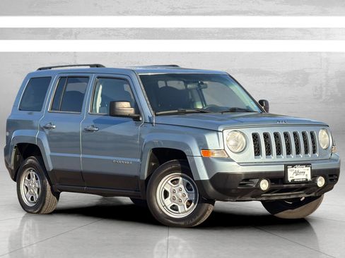 Used 2014 Jeep Patriot Sport image 2