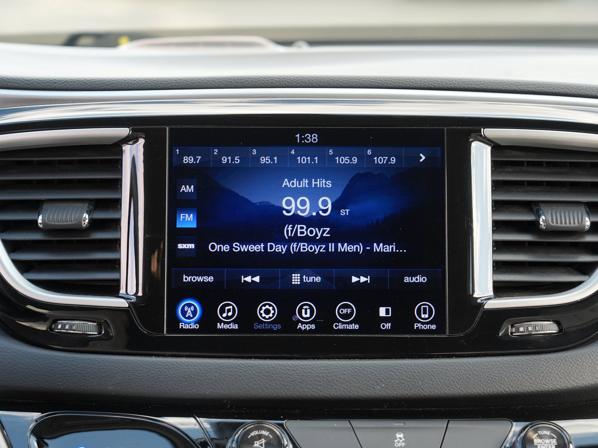 Used 2017 Chrysler Pacifica Touring Plus FWD image 22