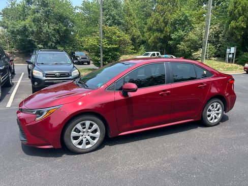 Used 2024 Toyota Corolla LE FWD image 10