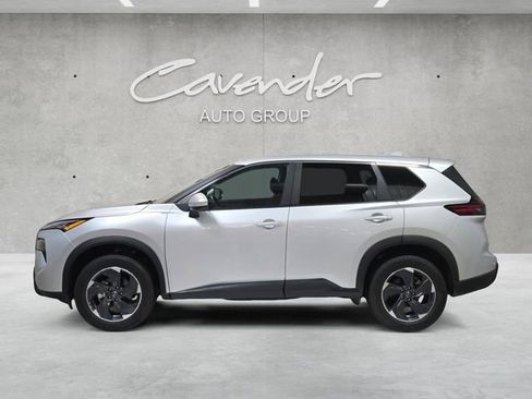 Used 2024 Nissan Rogue SV image 13