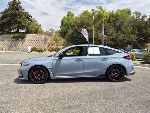 Used 2025 Honda Civic Type R image 2