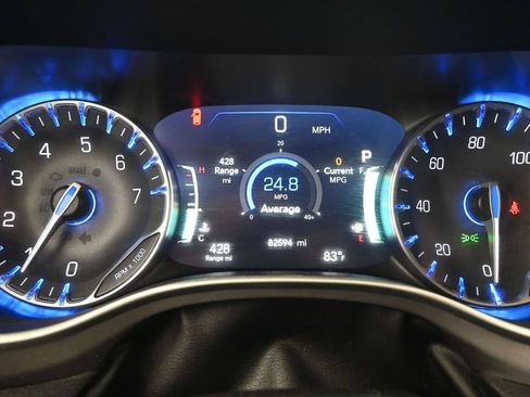 Used 2023 Chrysler Pacifica Touring-L FWD image 27