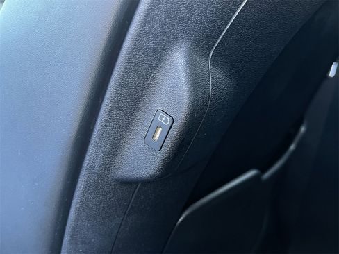 Used 2022 Kia EV6 Wind image 27