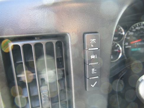 Used 2014 Chevrolet Express 2500 image 24