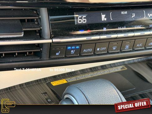 Used 2023 Toyota Sienna Platinum image 25