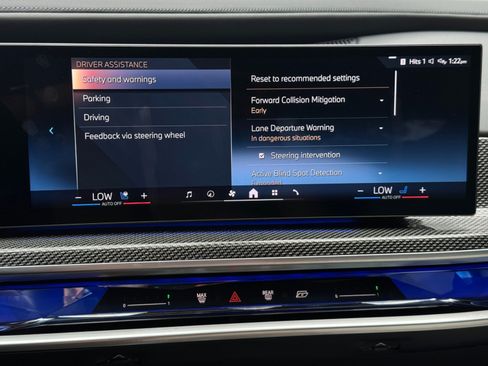 Used 2023 BMW i7 xDrive60 AWD/4WD image 31