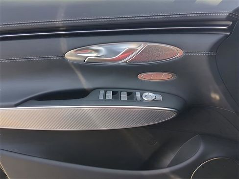 Used 2025 Genesis GV70 2.5T Sport Prestige w/ Sport Prestige Package image 10