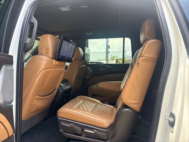 Used 2021 Cadillac Escalade ESV Sport w/ Driver Assist Tech Package AWD/4WD image 16