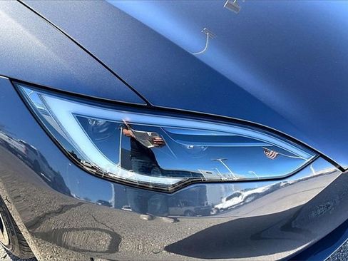 Used 2022 Tesla Model S Plaid image 22