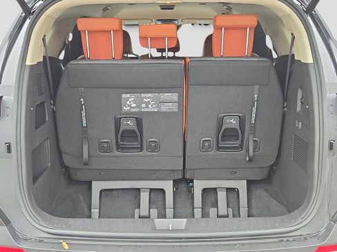 New 2026 Kia Carnival EX image 14