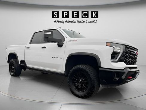 Used 2024 Chevrolet Silverado 2500 ZR2 w/ Technology Package AWD/4WD image 7