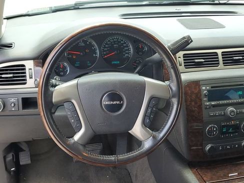 Used 2009 GMC Yukon Denali AWD/4WD image 11