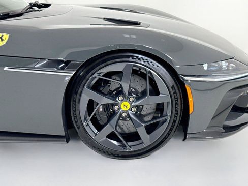 Used 2025 Ferrari 12Cilindri RWD image 39