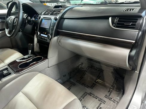 Used 2012 Toyota Camry XLE w/ Leather Pkg FWD image 30