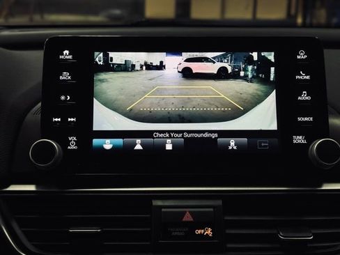 Used 2018 Honda Accord Touring image 35