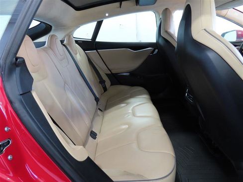 Used 2013 Tesla Model S Performance image 31