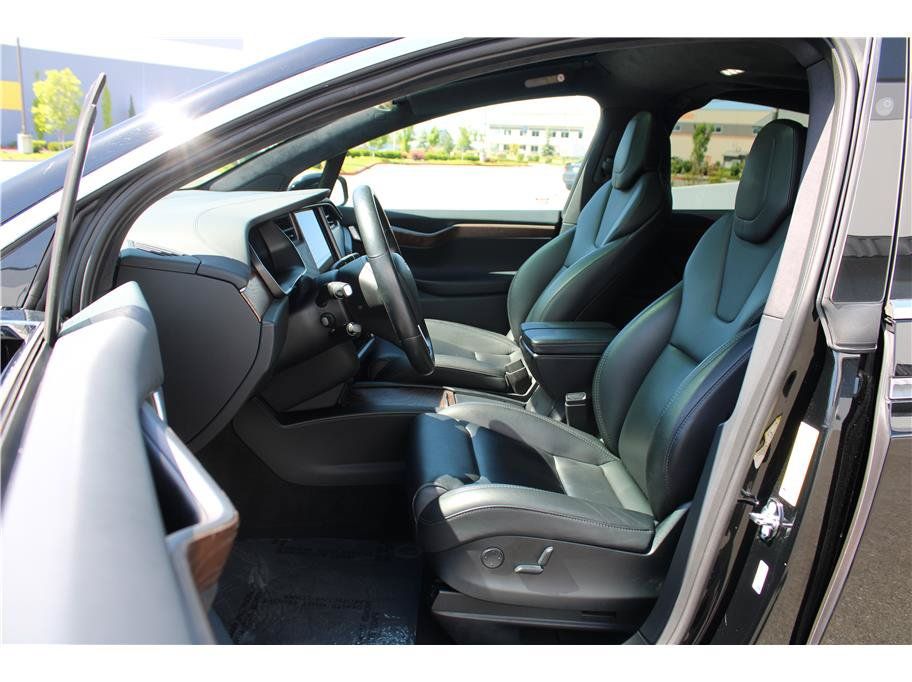Used 2018 Tesla Model X 75D AWD/4WD image 8