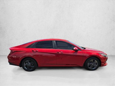 Used 2022 Hyundai Elantra SEL FWD image 4