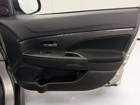 Used 2025 Mitsubishi Outlander Sport AWD image 32